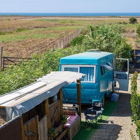 Jabuti Autocaravana Con Porche Y Aparcamiento Cádiz Exterior photo