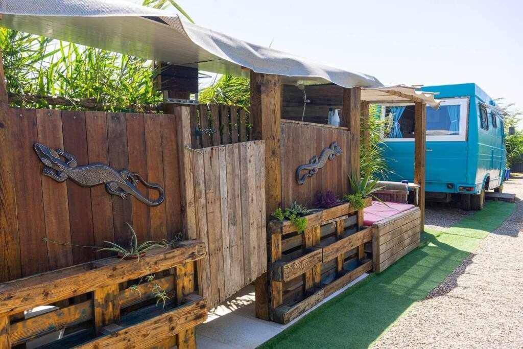 Jabuti Autocaravana Con Porche Y Aparcamiento Cádiz Exterior photo